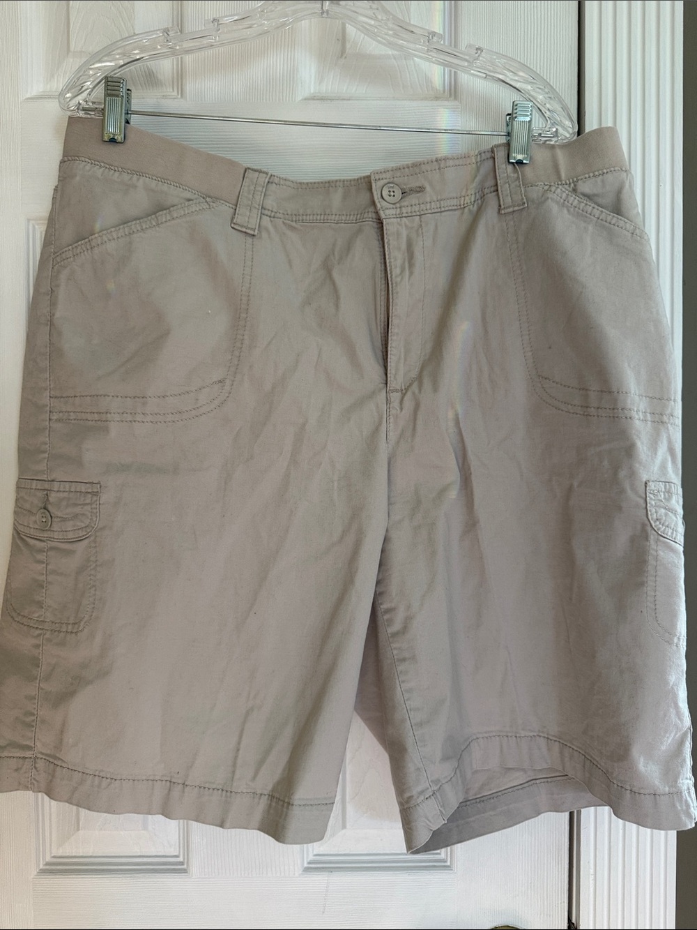 Lee Relaxed Fit Shorts in Beige